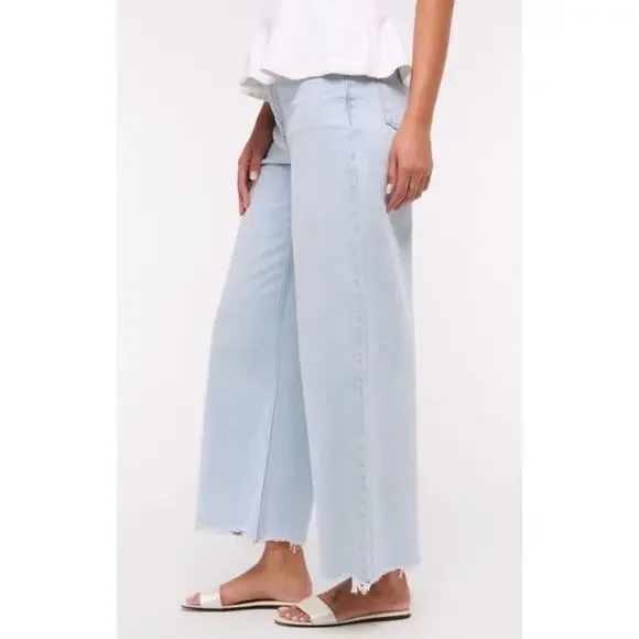 NWT Abercrombie & Fitch Denim Light Blue Wide Leg High Rise Cropped - Picture 5 of 13